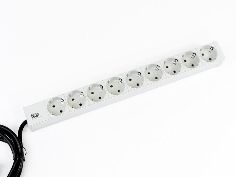 Bachmann IT PDU 9x prize Schuko, in Schuko,  impamantare, fara intrerupator, 2 metri, RAL 7035, Aluminiu