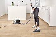 Black & Decker BXVML700E vacuum 2 L Cylinder vacuum Dry 700 W Bagless