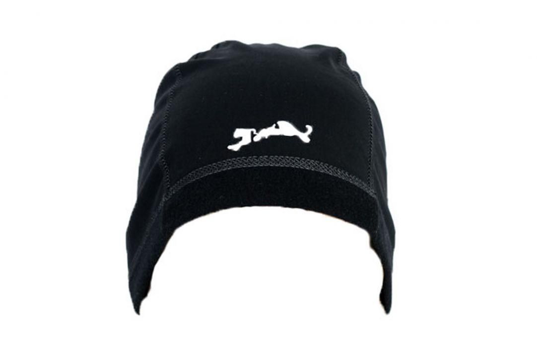 Caciula termica Aquazero, utilizeaza cel mai inalt grad de termoreglare, materialul este utilizat pe scara larga de catre companii mondiale cunoscute din industrie, mentine temperatura corpului, lasa pielea sa respire si elimina transpiratia, tesatura este