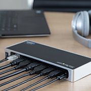USB-C/USB 3.0 DOCKING STATION/.
