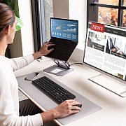 MULTI-ANGLE 4K DOCKING STAND/