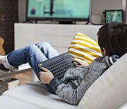 WIRELESS TOUCH KEYBOARD K400+/DARK - ESP - 2.4GHZ MEDITER