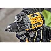 18V XR Drill Screw. with a stroke in tstak