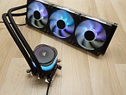 Cooler Procesor CORSAIR iCUE LINK TITAN 360 RX LCD NEGRU, dimensiune radiator 396x120x27mm, 3 ventilatoare ARGB, viteza ventilatoare: 300-2100RPM +/- 10%,  Suport AMD: AM4/AM5, suport INTEL: LGA 1700/1851, Airflow: 73.5 CFM, Nivel de zgomot: 36 dBA