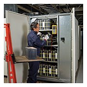 RESIGILAT: APC GerÃ¤teboden ausziehbar, bis 45kg (AR8123BLK)