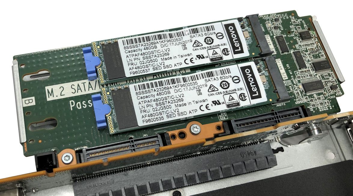 ThinkSystem M.2 NVMe 2-Bay RAID Enablement Kit