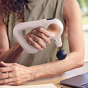 Hand massager Therabody Theragun Sense white