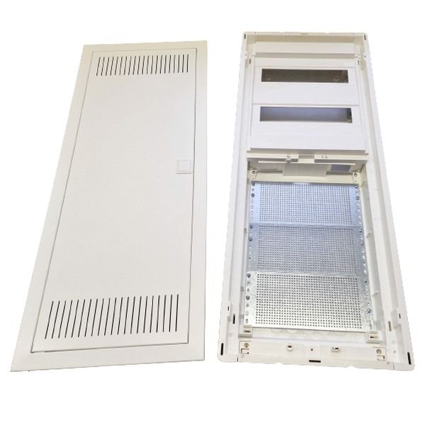 Recessed plast. multimedia install. enclosure