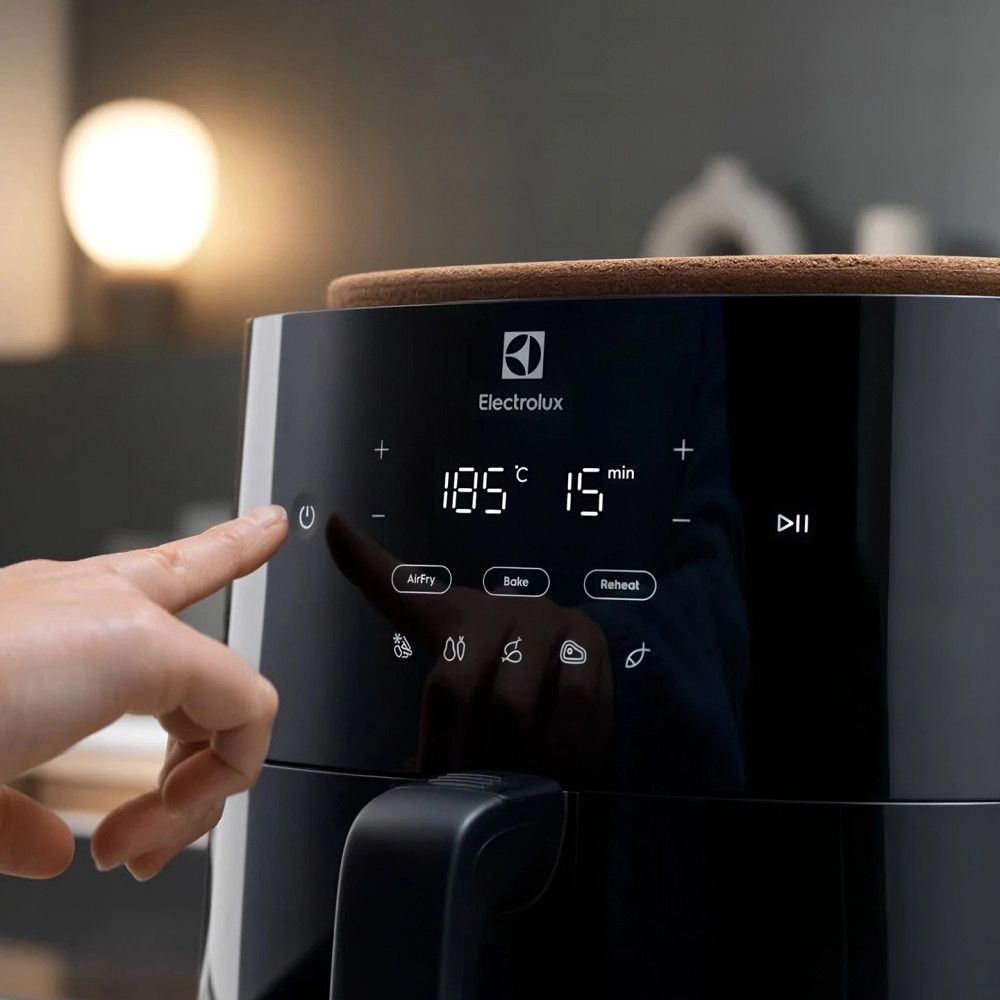 Electrolux EAF7B Single 6.8 L Stand-alone 1800 W Hot air fryer Black